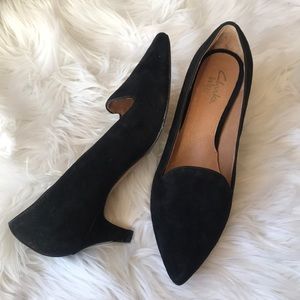 NWOT Indigo by Clark Black Suede Pumps